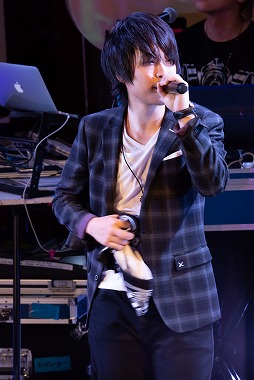 画像ギャラリー No.008のサムネイル画像 / 「アイ★チュウ」,2度目のユニット単独ライブ「Alchemist Night」の公式レポートが公開