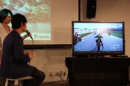 画像ギャラリー No.010のサムネイル画像 / バイクシム「RIDE」のメディアブリーフィングが開催。元MotoGPライダーの中野真矢さんが,そのリアルさを絶賛した会場の模様をレポート