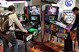 画像ギャラリー No.020のサムネイル画像 / Ryzen MobileやKaby Lake-G搭載ノートPCが目を惹く。CES 2018で見かけた注目のPC新製品をまとめてレポート