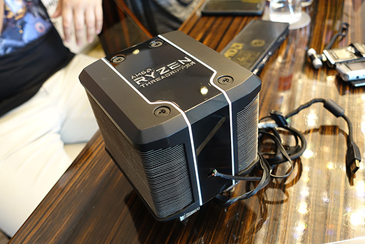 ꡼ No.005 | COMPUTEXCPUȤ롩 PCIe졼Ϥġ 2Ryzen Threadripperפ̩AMDʹƤߤ