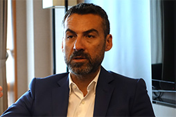 ꡼ No.008Υͥ / COMPUTEXCPUȤ롩 PCIe졼Ϥġ 2Ryzen Threadripperפ̩AMDʹƤߤ