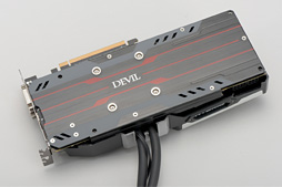 画像ギャラリー No.006のサムネイル画像 / HW短評:Tul「AXR9 390X 8GBD5-ADHE」(1)R9 390Xカードに搭載された簡易液冷+空冷ハイブリッドクーラーが持つ実力を見る