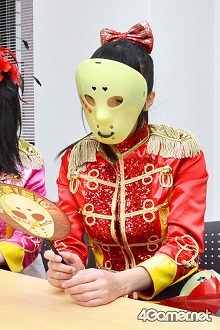 画像ギャラリー No.005のサムネイル画像 / 「ネットハイ」の“ハイパーエグゼクティブサポーター”仮面女子が4Gamer編集部にやってきたので,地下アイドルの定義などを聞いた