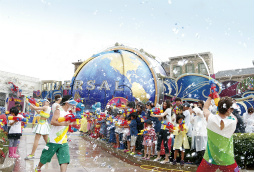 画像ギャラリー No.023のサムネイル画像 / プロジェクション・ゴーグルによって“新たなリアル”を獲得。USJの新アトラクション「バイオハザード・ザ・リアル3」を一足早く体験してきた