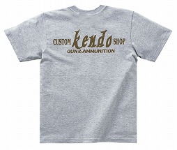 画像ギャラリー No.003のサムネイル画像 / 「バイオハザード」,ガンショップ「Kendo」のTシャツなどアパレルグッズを販売