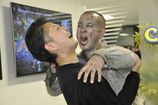 画像ギャラリー No.004のサムネイル画像 / オリジナルから13年。より美しく,より恐ろしく生まれ変わった「バイオハザード0 HDリマスター」のこだわりをゾンビと化した竹中 司氏に聞いた