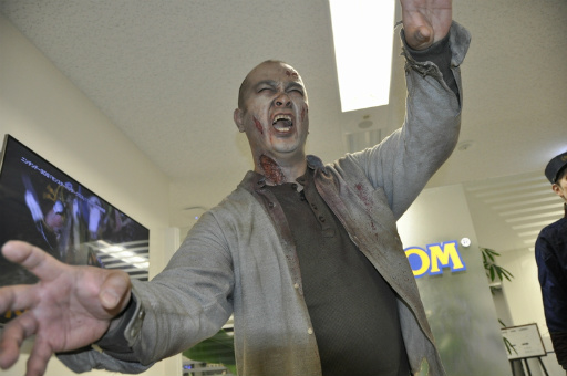 画像ギャラリー No.005のサムネイル画像 / オリジナルから13年。より美しく,より恐ろしく生まれ変わった「バイオハザード0 HDリマスター」のこだわりをゾンビと化した竹中 司氏に聞いた