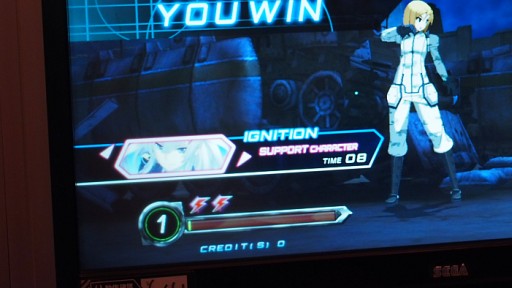 画像ギャラリー No.003のサムネイル画像 / 対戦シーンを“再燃”させる“イグニッション”。AC「電撃文庫 FIGHTING CLIMAX IGNITION」ロケテストレポート