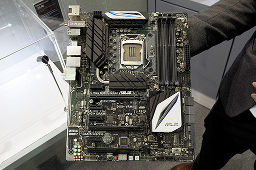 画像集 No.007のサムネイル画像 / ［COMPUTEX］Intelの次世代CPU「Skylake」対応マザーボードが展示される。発売は夏の終わり頃か