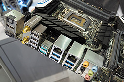 画像集 No.008のサムネイル画像 / ［COMPUTEX］Intelの次世代CPU「Skylake」対応マザーボードが展示される。発売は夏の終わり頃か