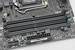 画像ギャラリー No.011のサムネイル画像 / 「Z170 PRO GAMING」を細かくチェック。2万円台半ばで買えるASUSのゲーマー向けマザーは新たな定番になるかも