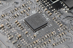 画像ギャラリー No.014のサムネイル画像 / 「Z170 PRO GAMING」を細かくチェック。2万円台半ばで買えるASUSのゲーマー向けマザーは新たな定番になるかも