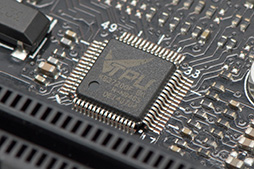 画像ギャラリー No.015のサムネイル画像 / 「Z170 PRO GAMING」を細かくチェック。2万円台半ばで買えるASUSのゲーマー向けマザーは新たな定番になるかも