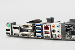 画像ギャラリー No.019のサムネイル画像 / 「Z170 PRO GAMING」を細かくチェック。2万円台半ばで買えるASUSのゲーマー向けマザーは新たな定番になるかも