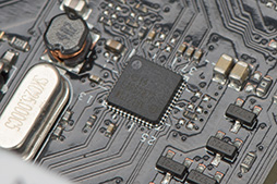 画像ギャラリー No.021のサムネイル画像 / 「Z170 PRO GAMING」を細かくチェック。2万円台半ばで買えるASUSのゲーマー向けマザーは新たな定番になるかも