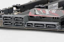 画像ギャラリー No.022のサムネイル画像 / 「Z170 PRO GAMING」を細かくチェック。2万円台半ばで買えるASUSのゲーマー向けマザーは新たな定番になるかも