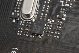 画像ギャラリー No.042のサムネイル画像 / 「Z170 PRO GAMING」を細かくチェック。2万円台半ばで買えるASUSのゲーマー向けマザーは新たな定番になるかも