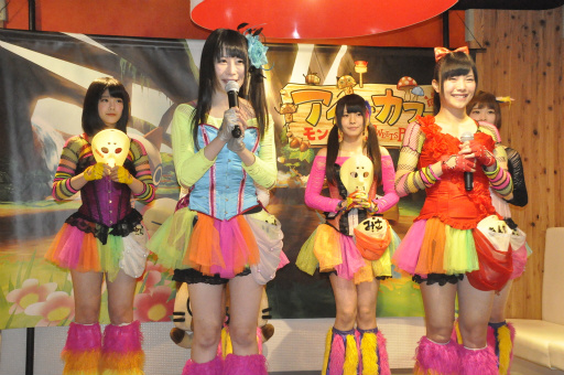 画像ギャラリー No.025のサムネイル画像 / モンハンとスイーツパラダイスがコラボした「アイルーカフェ」が本日オープン。ゲストに「仮面女子」のメンバーが登場した発表会の模様をレポート