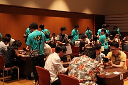 画像ギャラリー No.002のサムネイル画像 / 「モンハン夏の“クロス”体験ツアー」が開催。「モンスターハンタークロス」の新たな要素やコラボ情報などが紹介されたステージをレポート