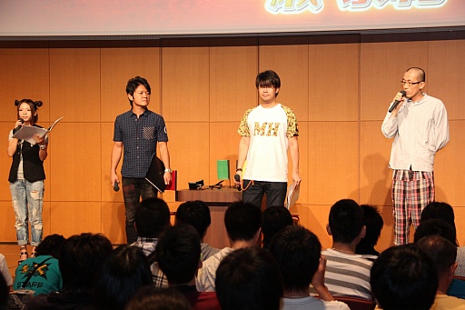 画像ギャラリー No.004のサムネイル画像 / 「モンハン夏の“クロス”体験ツアー」が開催。「モンスターハンタークロス」の新たな要素やコラボ情報などが紹介されたステージをレポート