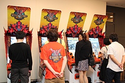 画像ギャラリー No.026のサムネイル画像 / 「モンハン夏の“クロス”体験ツアー」が開催。「モンスターハンタークロス」の新たな要素やコラボ情報などが紹介されたステージをレポート