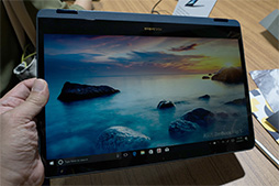 ���������꡼ No.026�Υ���ͥ������ / ��COMPUTEX��ASUS�ο���ZenBook�ϡ�GTX 1050 Ti��ܥ�ǥ�䳰�դ�����ե��å����ܥå����б������Ρ���PC�����ܤ�