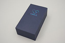 画像ギャラリー No.003のサムネイル画像 / ASUSの新ミドルクラススマートフォン「ZenFone 5」レビュー。性能怪獣ではないが,なんでもそつなくこなせる狙い目の1台だ