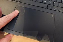 画像ギャラリー No.016のサムネイル画像 / ASUSが有機ELディスプレイ搭載ノートで大攻勢。重さ1kgの薄型軽量マシンから,ゲームにも使えるハイエンドPCまで多数を発表