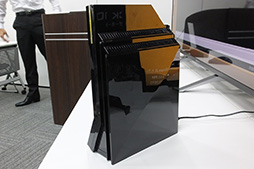 画像ギャラリー No.004のサムネイル画像 / ASRock,ゲーマー向けを謳う無線LANルーター「G10」を国内初披露。ボディカラーは地味になったが高速無線LAN機能や奇抜な付加機能は健在