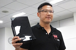 画像ギャラリー No.011のサムネイル画像 / ASRock,ゲーマー向けを謳う無線LANルーター「G10」を国内初披露。ボディカラーは地味になったが高速無線LAN機能や奇抜な付加機能は健在