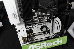 ���������꡼ No.004�Υ���ͥ������ / ��COMPUTEX�ϡ֥����Ѥ�ASRock�פ�����200�ɥ�����Ⱦ�����X99�ޥ����ܡ���2���ʤ�ȯɽ