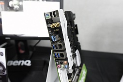 ���������꡼ No.005�Υ���ͥ������ / ��COMPUTEX�ϡ֥����Ѥ�ASRock�פ�����200�ɥ�����Ⱦ�����X99�ޥ����ܡ���2���ʤ�ȯɽ