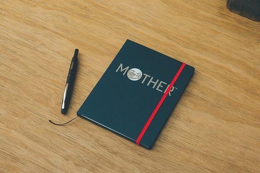 ꡼ No.002 | ۤMOTHERץȤοåMOTHERNOTEBOOKפ1215ȯ䡣ڡβˡMOTHERΤȤСɤץ