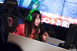 画像ギャラリー No.024のサムネイル画像 / 「フォーオナー プロ格闘ゲーマーNo.1決定戦」をレポート。熾烈な戦いを制し,最強戦士の栄冠に輝いたのは……?