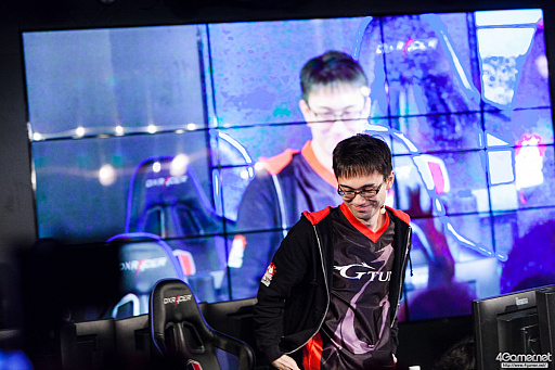 画像ギャラリー No.025のサムネイル画像 / 「フォーオナー プロ格闘ゲーマーNo.1決定戦」をレポート。熾烈な戦いを制し,最強戦士の栄冠に輝いたのは……?