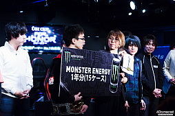 画像ギャラリー No.027のサムネイル画像 / 「フォーオナー プロ格闘ゲーマーNo.1決定戦」をレポート。熾烈な戦いを制し,最強戦士の栄冠に輝いたのは……?