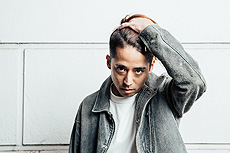 ���������꡼ No.004�Υ���ͥ������ / ��FINAL FANTASY VII REMAKE�פκǿ��ȥ쥤�顼����������碌�ƿ������׻��ʤΥơ��ޥ��󥰡�Hollow��ȯɽ