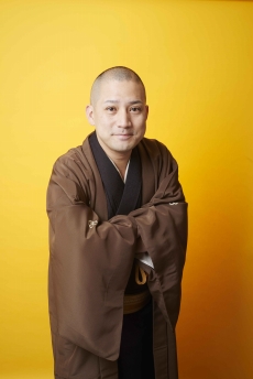 画像ギャラリー No.003のサムネイル画像 / PS4の新作18タイトルを「エレクトロ落語」で一挙に紹介。動画“GO! GO! LINEUP! RAKUGO!”が公開