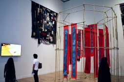 ���������꡼ No.002�Υ���ͥ������ / ������Ρ���21�� ʸ��ģ��ǥ����ݽѺ׺���Ÿ�ײ��ǡ����󥿡��ƥ�������������ޤ���ޤ����ֿͶ��������ɥȥꥳ�פξ���ʸ�ͻ�˴��ۤ�ʹ����