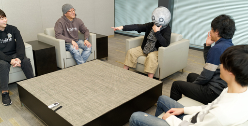 画像ギャラリー No.013のサムネイル画像 / エンディングは炎上必至? ヨコオタロウ氏らを集めた,NieR:Automataの発売2周年を祝した「SINoALICE」×「NieR Replicant」コラボ記念座談会