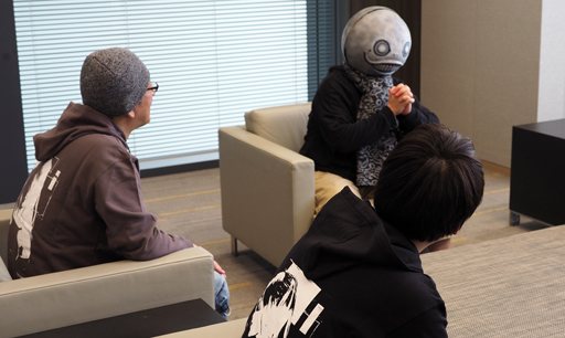 画像ギャラリー No.017のサムネイル画像 / エンディングは炎上必至? ヨコオタロウ氏らを集めた,NieR:Automataの発売2周年を祝した「SINoALICE」×「NieR Replicant」コラボ記念座談会