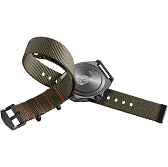 ���������꡼ No.004�Υ���ͥ������ / �ե��å���󥦥��å��֥��ɡ�D1 MILANO�ɤ���METAL SLUG�פȤθ��ꥳ��ܥ����å���ȯɽ