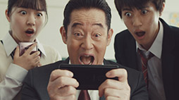 ���������꡼ No.004�Υ���ͥ������ / �֥ǥ쥹�ơפȡ֥����ɥ������ץ��꡼���Υ���ܤ������������ȡ����С��ʡ�COLORS�ס֥⥶����������פ����̤ʥ롼�ॢ���ƥब�о�