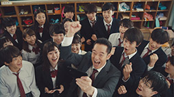 ���������꡼ No.006�Υ���ͥ������ / �֥ǥ쥹�ơפȡ֥����ɥ������ץ��꡼���Υ���ܤ������������ȡ����С��ʡ�COLORS�ס֥⥶����������פ����̤ʥ롼�ॢ���ƥब�о�