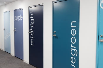 画像ギャラリー No.044のサムネイル画像 / 「あんさんぶるスターズ!」をはじめとするヒットコンテンツはここで作られている! Happy Elements京都オフィス・カカリアスタジオ突撃レポート