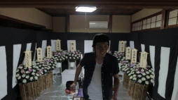 画像ギャラリー No.001のサムネイル画像 / 「勇者死す。」のイメージCM第2弾が公開。SNSと連動した大喜利企画も開催