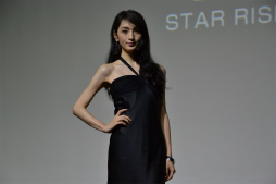 画像ギャラリー No.008のサムネイル画像 / ディナークルーズをかけた,YouTuber対抗戦の結末はいかに。アプリ配信日も明かされた「リネージュ2 レボリューション」プレリリースパーティー