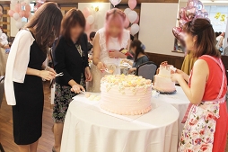 画像ギャラリー No.022のサムネイル画像 / オリジナルケーキやクイズ,ビンゴ大会も大盛況! 女性プレイヤーが親睦を深めた「リネレボ」初の女子会「L2R Girls Party」をレポート