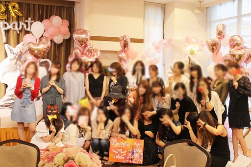 画像ギャラリー No.034のサムネイル画像 / オリジナルケーキやクイズ,ビンゴ大会も大盛況! 女性プレイヤーが親睦を深めた「リネレボ」初の女子会「L2R Girls Party」をレポート