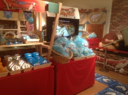 画像ギャラリー No.002のサムネイル画像 / イベント「ドラゴンクエスト グッズキャラバン」が北海道で4月16日から開催